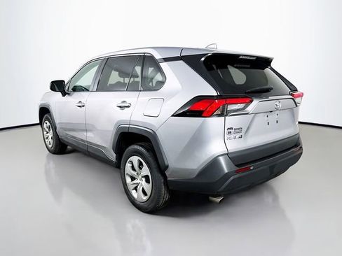 Used 2022 Toyota RAV4 LE image 4
