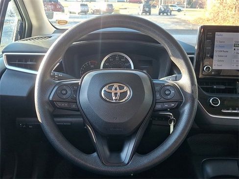 Used 2022 Toyota Corolla LE image 19