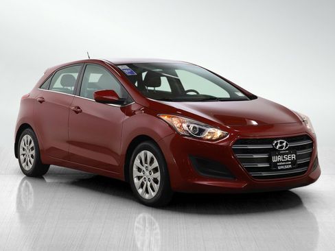 Used 2017 Hyundai Elantra GT image 7