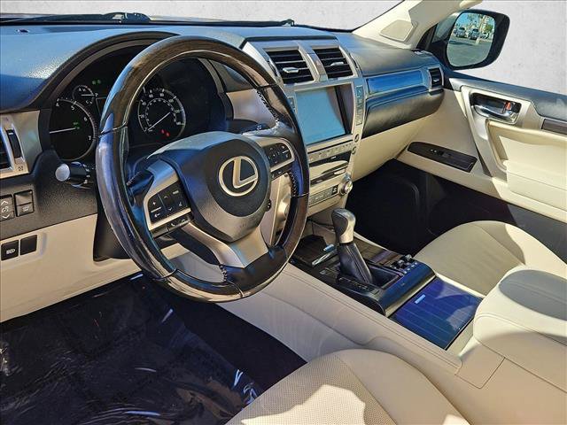 Used 2020 Lexus GX 460 Premium w/ Premium Package AWD/4WD image 10