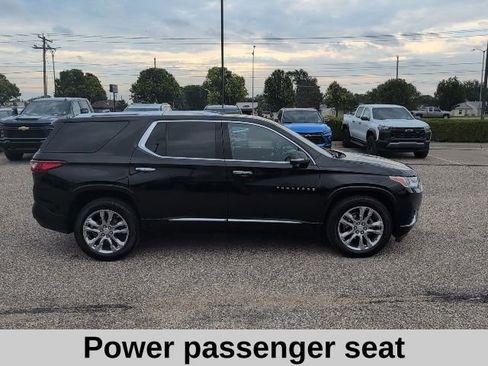 Used 2021 Chevrolet Traverse High Country AWD/4WD image 17