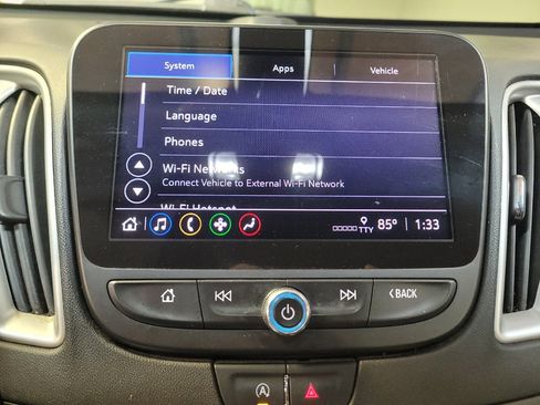 Used 2022 Chevrolet Malibu LT FWD image 25