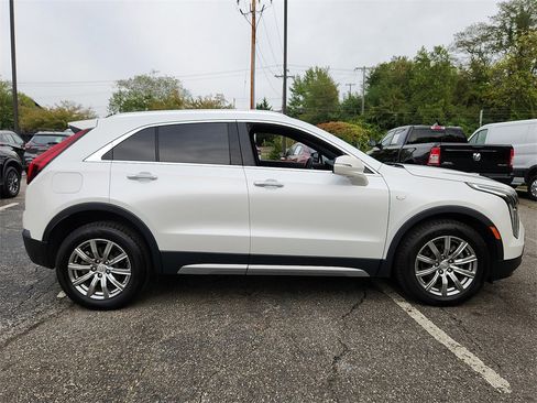 Used 2022 Cadillac XT4 Premium Luxury w/ Cold Weather Package image 7