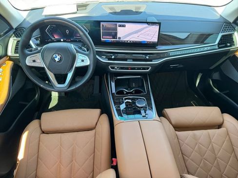 Used 2025 BMW X7 xDrive40i AWD/4WD image 15