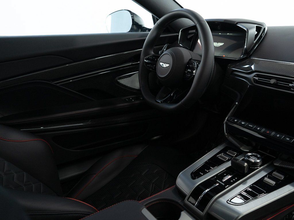 Used 2025 Aston Martin Vanquish RWD image 23