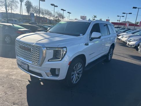 Used 2021 GMC Yukon Denali w/ LPO, Illumination Package image 2