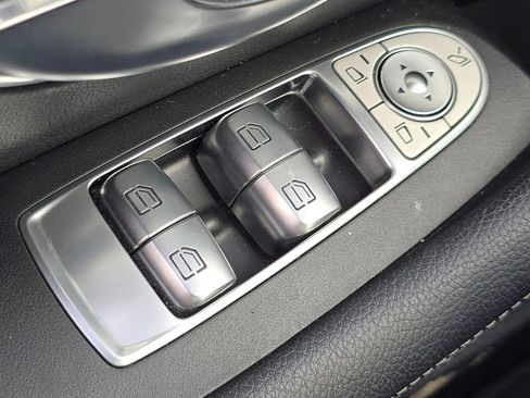 Used 2018 Mercedes-Benz E 400 4MATIC Coupe image 26