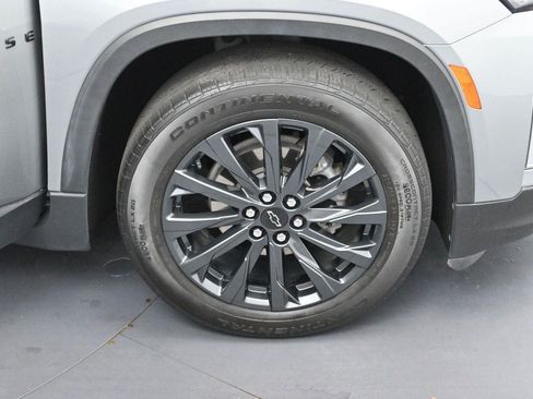 Used 2023 Chevrolet Traverse RS FWD image 33