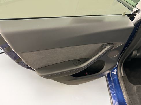 Used 2023 Tesla Model Y Long Range AWD/4WD image 25