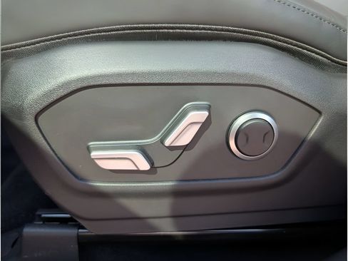 Used 2025 Hyundai Santa Fe SEL FWD image 15