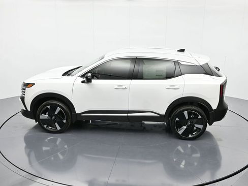 New 2026 Nissan Kicks SR FWD image 33