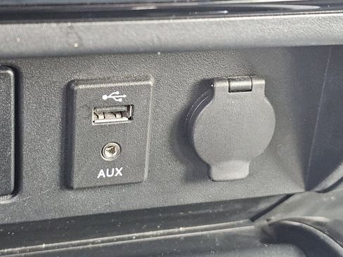 Used 2017 Nissan Titan Platinum Reserve image 27