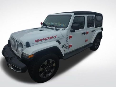 Used 2018 Jeep Wrangler Unlimited Sahara AWD/4WD image 2