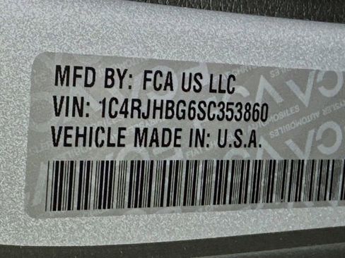 New 2025 Jeep Grand Cherokee Limited w/ Luxury Tech Group II image 17