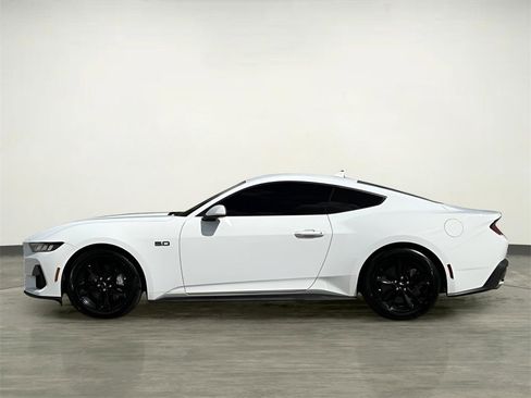 Certified 2024 Ford Mustang GT image 3