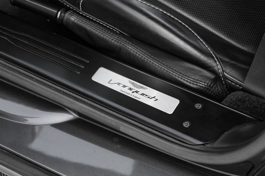 Used 2016 Aston Martin Vanquish Coupe RWD image 39