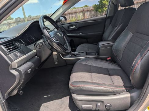 Used 2016 Toyota Camry SE FWD image 10