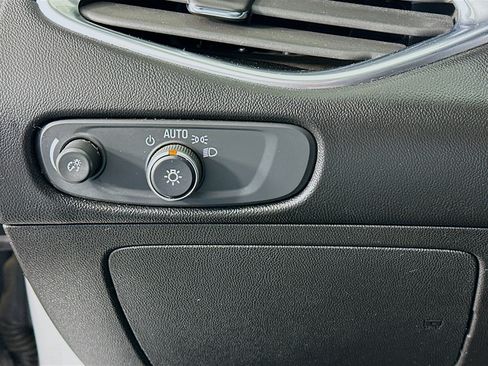 Used 2020 Chevrolet Malibu Premier FWD image 17