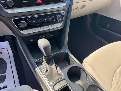 Used 2019 Hyundai Sonata SE FWD image 12