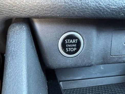 Used 2023 Nissan Rogue SV image 21