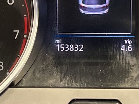 Used 2021 Volkswagen Tiguan SE w/ Panoramic Sunroof Package image 20