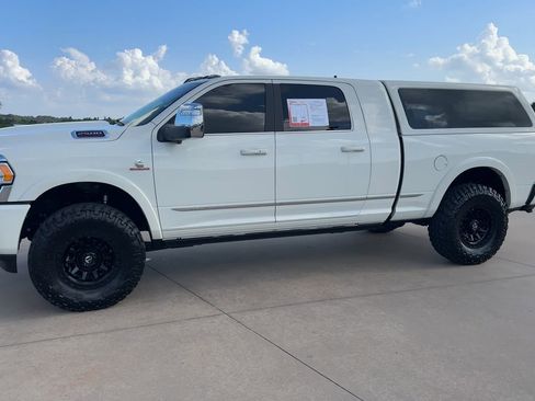Used 2023 RAM 2500 Limited AWD/4WD image 5