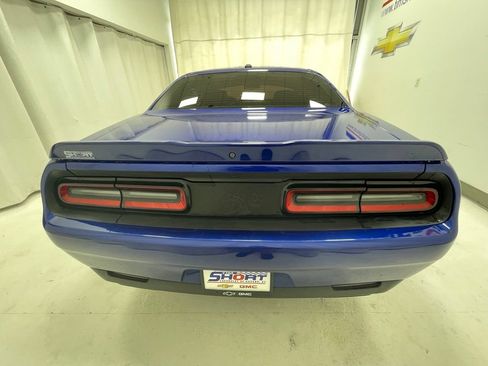 Used 2018 Dodge Challenger R/T RWD image 6