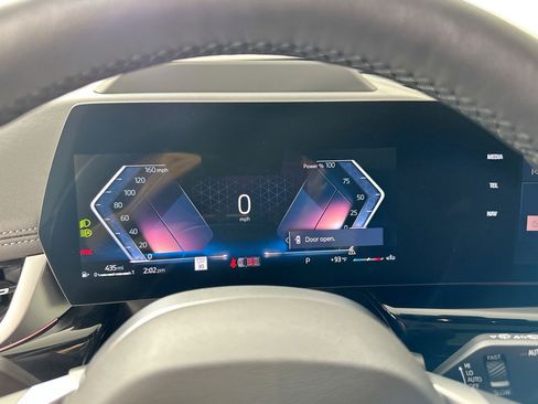 Used 2025 BMW X1 xDrive28i w/ Technology Package image 11