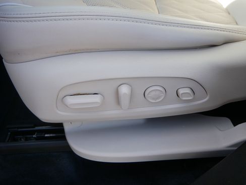Used 2023 Buick Enclave Avenir w/ Avenir Technology Package AWD/4WD image 25