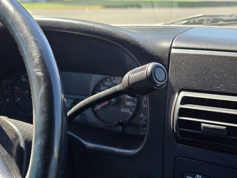 Used 2006 Ford F350 XLT image 40