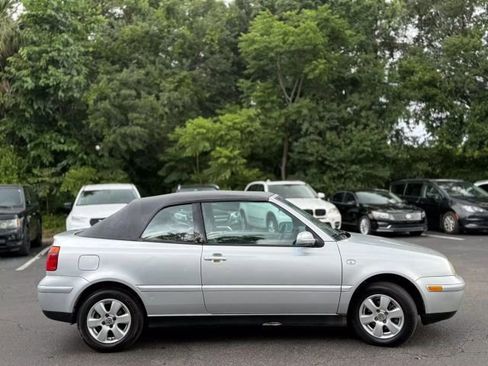 Used 2002 Volkswagen Cabrio GLX image 6