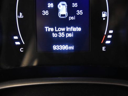 Used 2018 Jeep Compass Latitude image 29