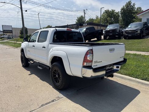 Used 2014 Toyota Tacoma 4x4 Double Cab w/ SR5 Package image 3