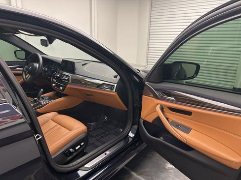 Used 2018 BMW 530e w/ M Sport Package 2 RWD image 8