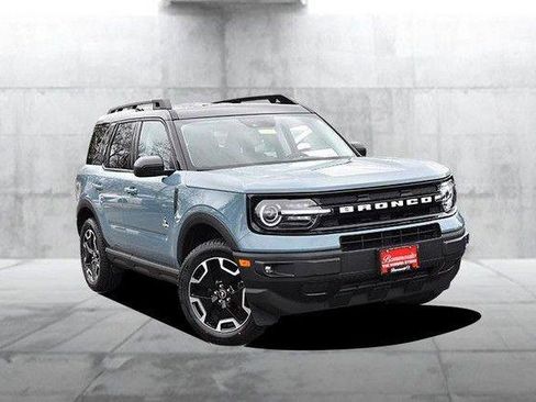 Used 2023 Ford Bronco Sport Outer Banks image 2