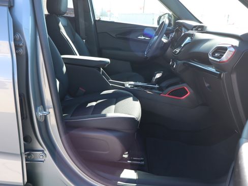 Used 2023 Chevrolet TrailBlazer RS w/ Convenience Package image 13