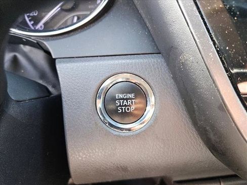 Used 2019 Toyota Camry LE w/ Convenience Package FWD image 21