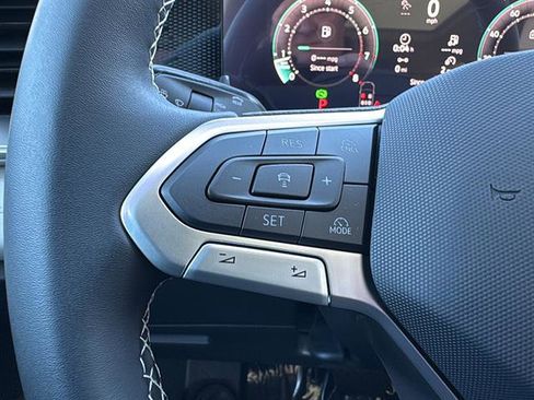 New 2026 Volkswagen Tiguan SE image 18