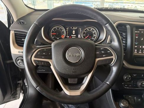 Used 2014 Jeep Cherokee Latitude w/ Comfort/Convenience Group image 29