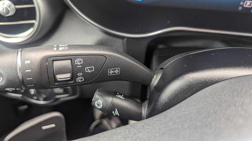 Used 2022 Mercedes-Benz GLC 300 4MATIC image 16