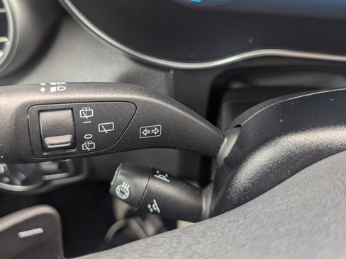 Used 2022 Mercedes-Benz GLC 300 4MATIC image 16