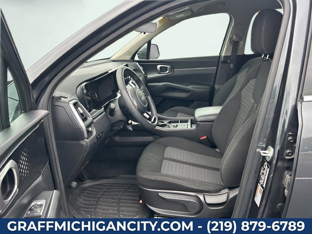 Used 2022 Kia Sorento LX FWD image 22