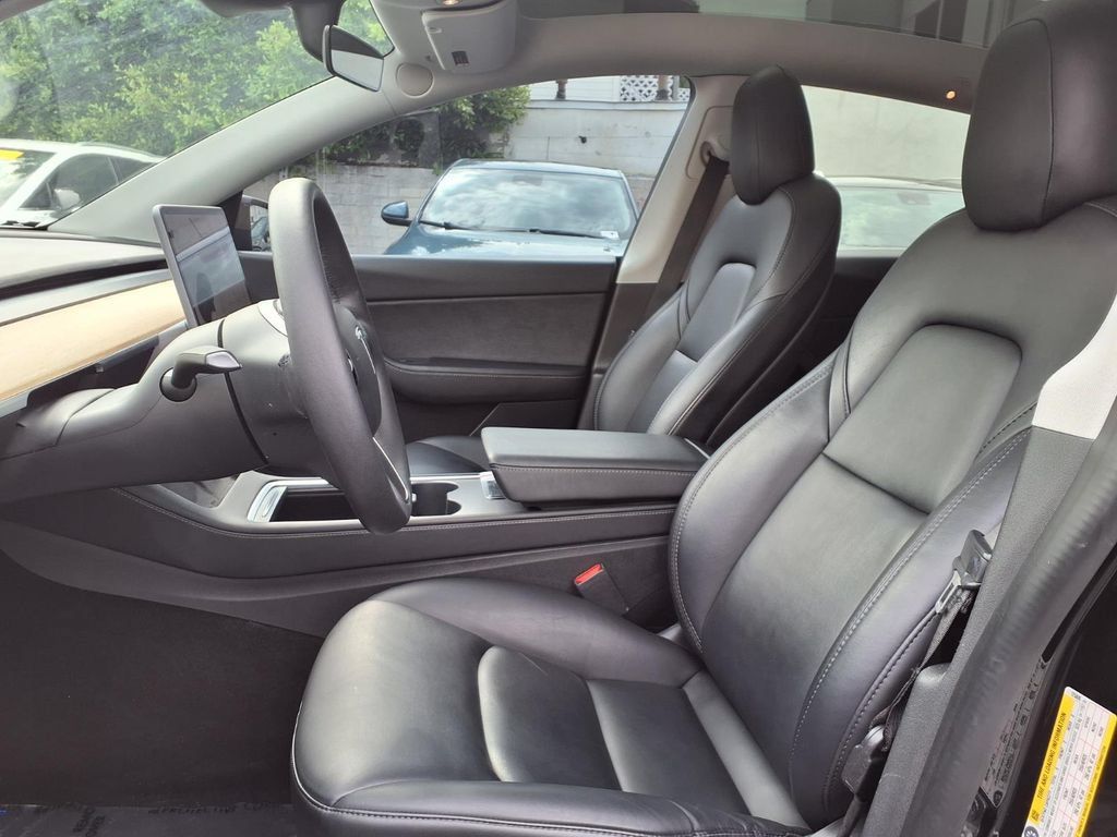 Used 2021 Tesla Model Y 2WD image 12
