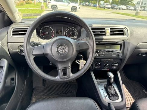 Used 2014 Volkswagen Jetta SE FWD image 19