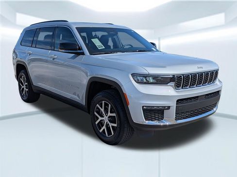New 2025 Jeep Grand Cherokee L Limited RWD image 9