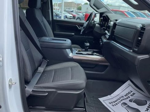 Used 2022 Chevrolet Silverado 1500 RST w/ Convenience Package II AWD/4WD image 19