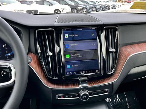 Certified 2023 Volvo XC60 B5 Plus image 6