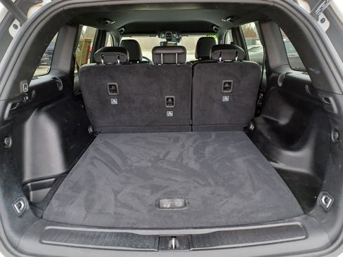 Used 2023 Jeep Grand Cherokee Altitude image 8