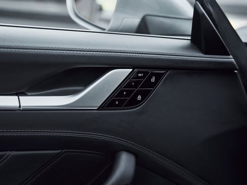 Used 2021 Porsche 911 Turbo S image 28