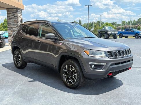 Used 2021 Jeep Compass Trailhawk w/ Sun and Sound Group AWD/4WD image 6